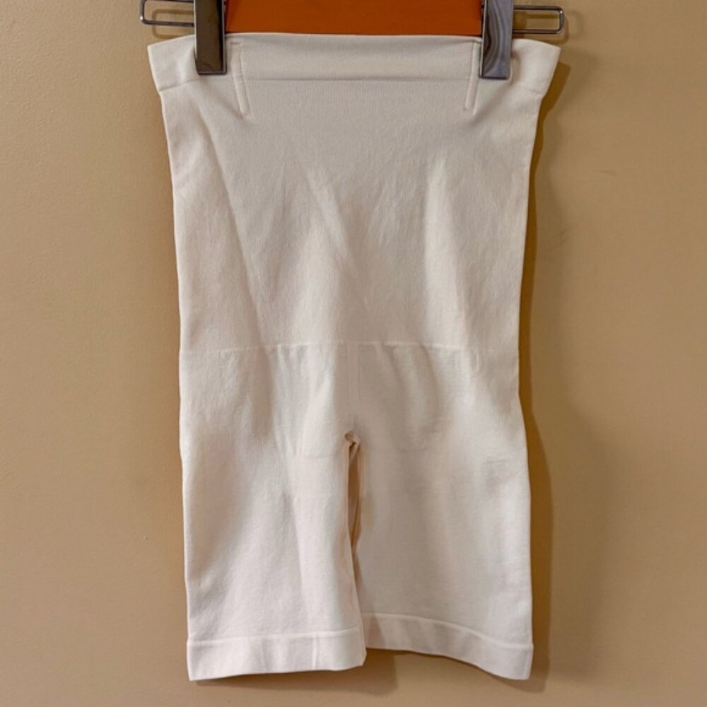 •SOLD•| Shapermint| NEW Light Nude High Waisted Shaper Shorts Shapewear Sz M/L - Picture 4 of 4